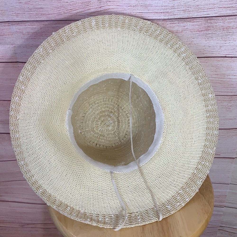 Women’s Beautiful Straw Hat‎ with Flower - Picture 7 of 8